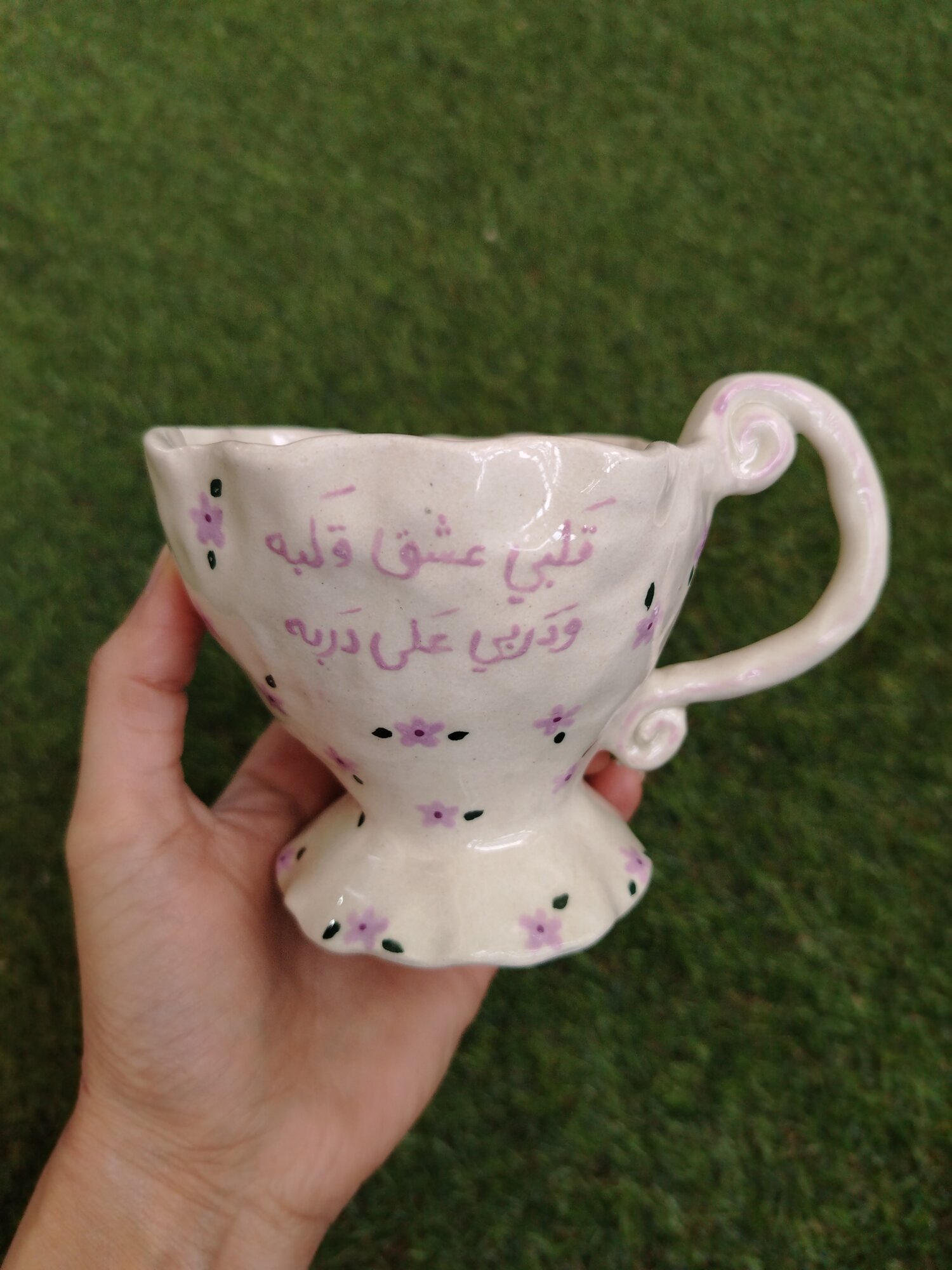 كوب مزخرف بالورد